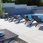 Moderne In Mit Pool By Interhome