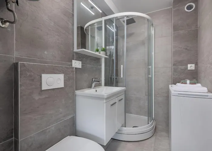 Moderne In Mit Pool By Interhome Appartamento *